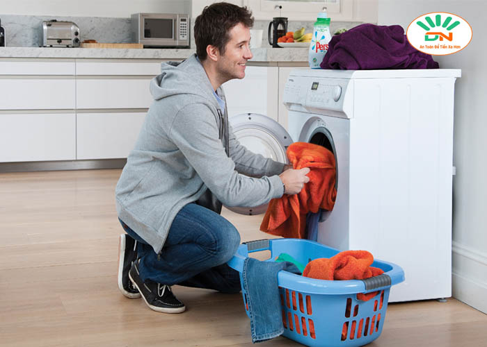 Giặt đúng cách là cách làm quần áo bảo hộ không phai màu hiệu quả